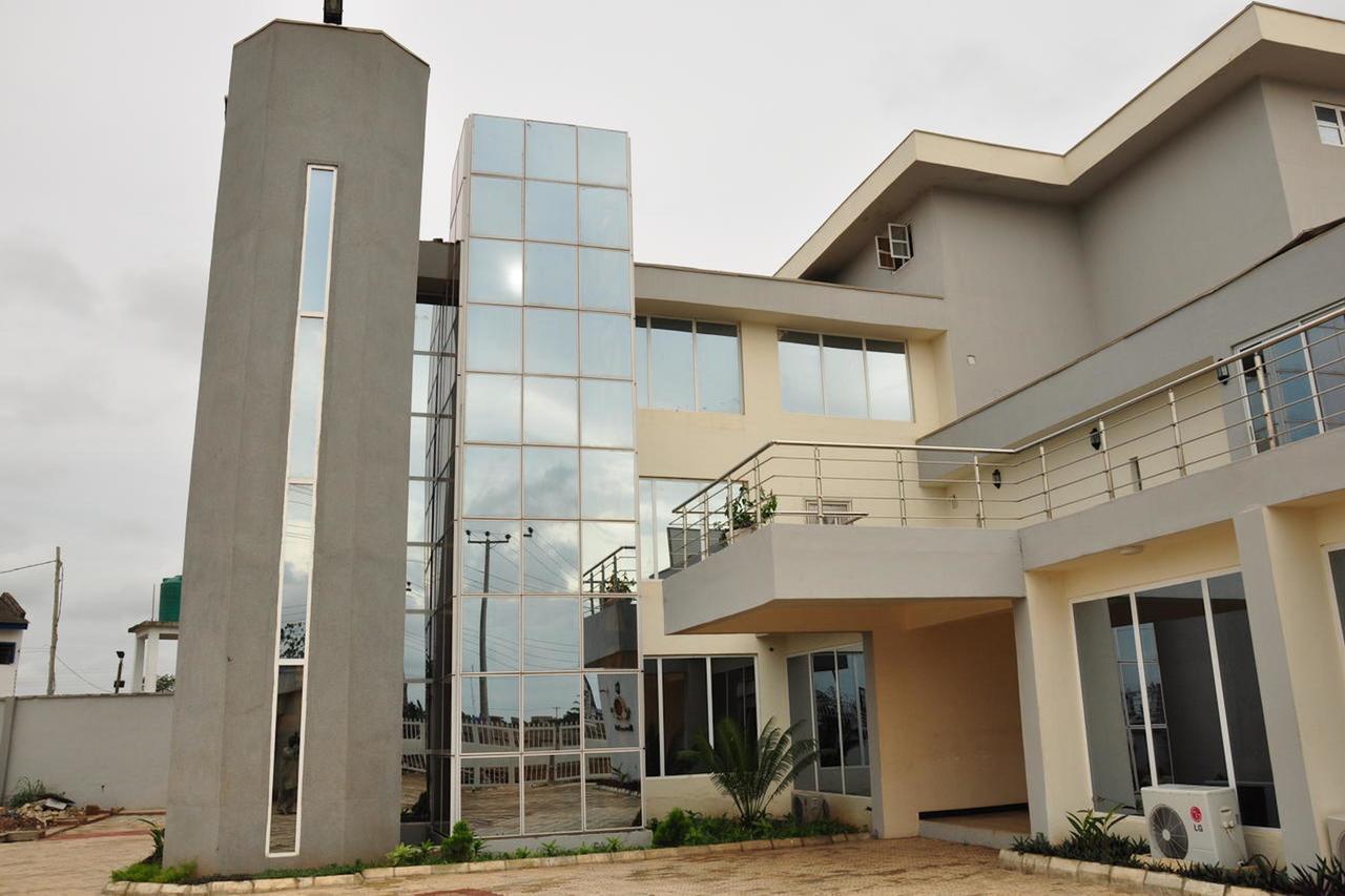 Grand Bank Link Hotel Otta Exterior photo