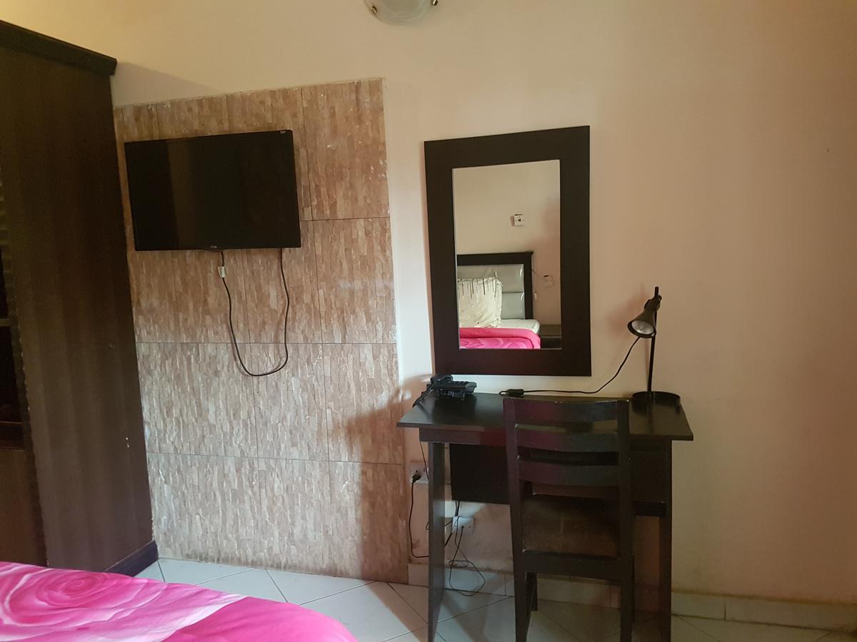 Grand Bank Link Hotel Otta Exterior photo