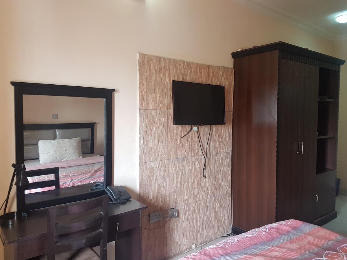 Grand Bank Link Hotel Otta Exterior photo
