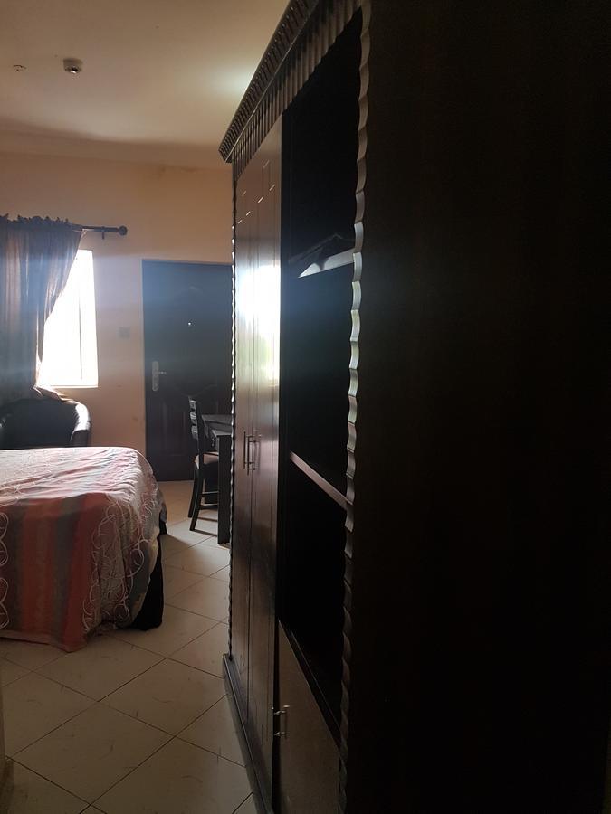 Grand Bank Link Hotel Otta Exterior photo